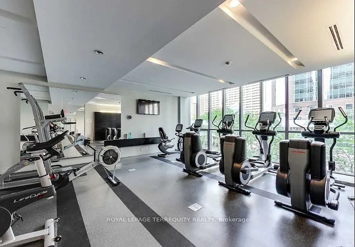 110 Charles St E #2710 — Photo 18