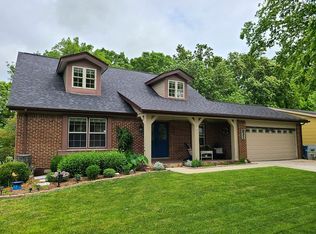 831 Westrun Dr, Ballwin, MO