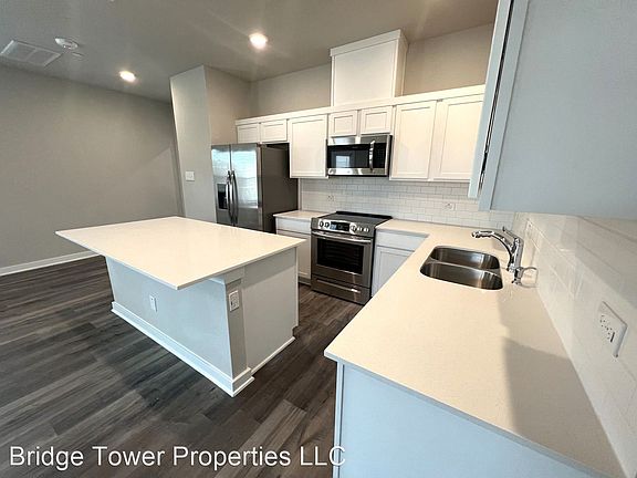 5th image of 365 N Centro Cir