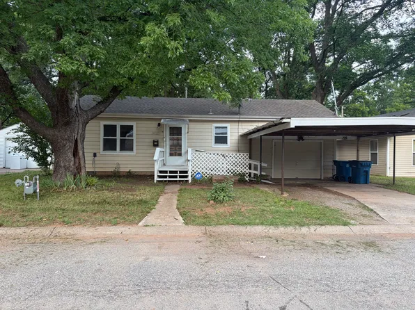 827 S Hall St, Stillwater, OK 74074