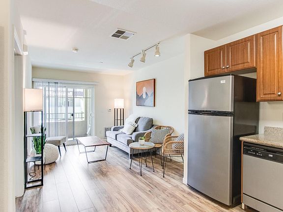 3rd image of 3128 Loma Verde Dr APT 215