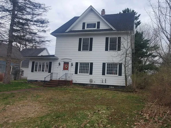40 Northern Avenue, Newport City, VT 05855