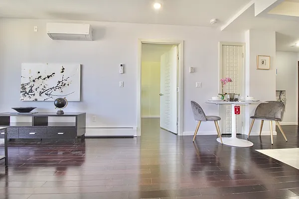 Sold by E Realty International Corp | media 17