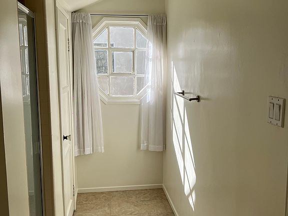 3rd image of 1129 17th St