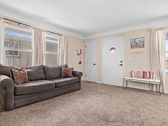 2nd image of 60 Hawthorne Ave W