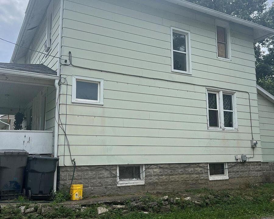 2nd image of 606 Prospect Ave