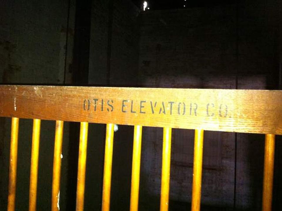 2nd image of 9 S Madison St