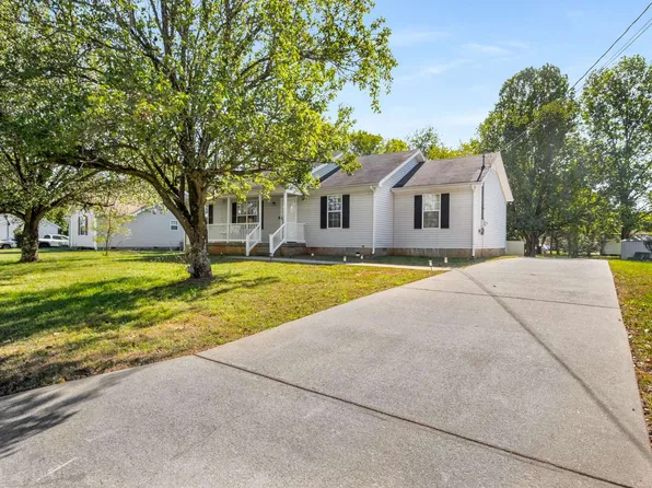 3124 Meadowhill Dr, Murfreesboro, TN 37130