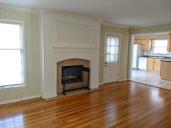 2nd Living Room - Off Kichen