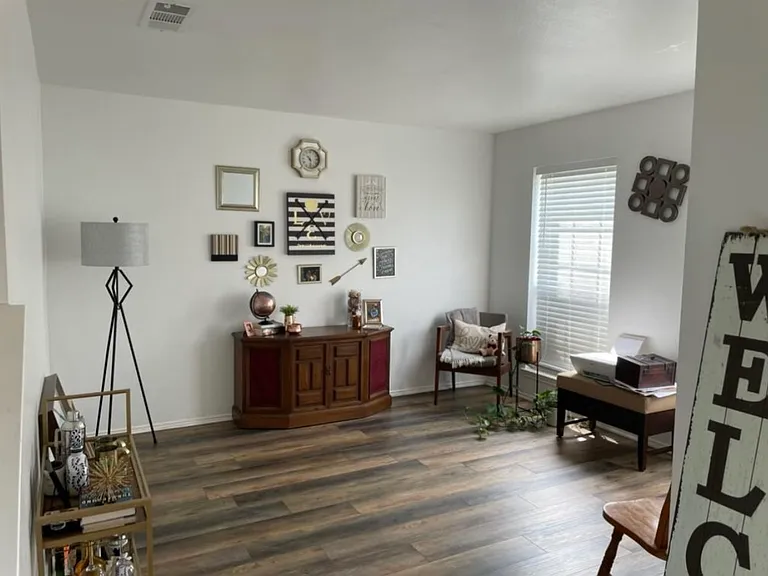 1805 Country Ct — Photo 9
