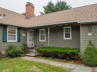 12 Gloucester Ln, West Hartford, CT 06107