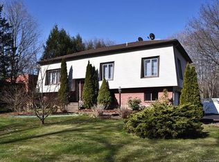 291 Oak Ave, Cheshire, CT 06410