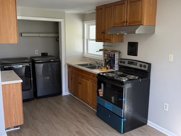 8040 Airport Rd — Photo 2