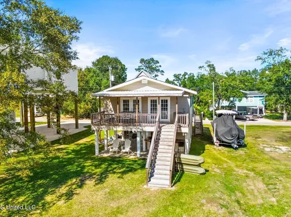 4131 20th Ave, Bay Saint Louis, MS 39520
