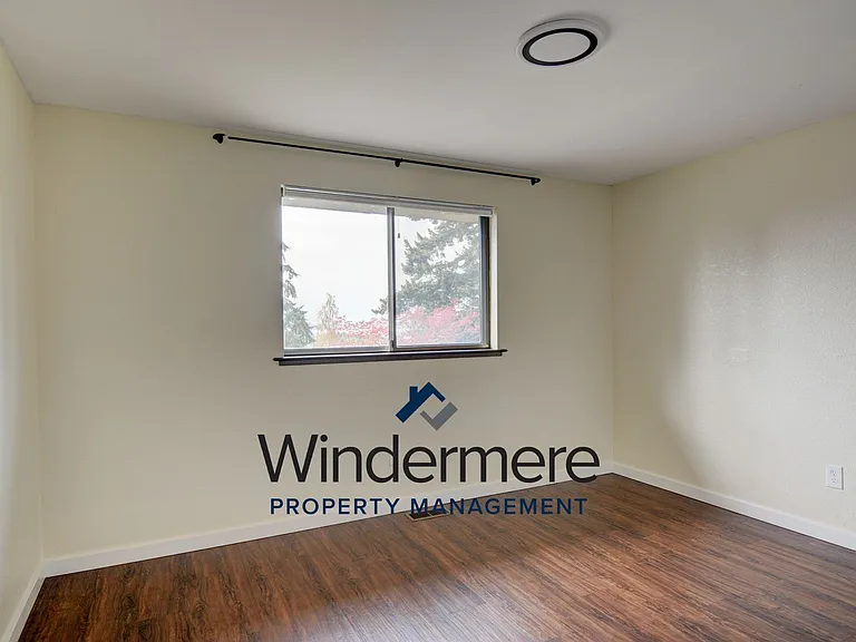 1285 Crescent Dr — Photo 17