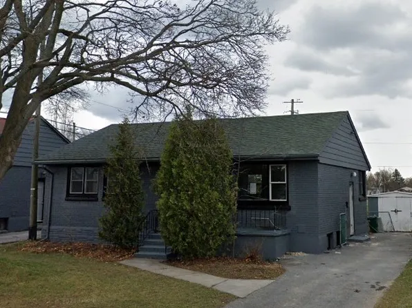30 Ruskin St #2, Kingston, ON K7K 2N3