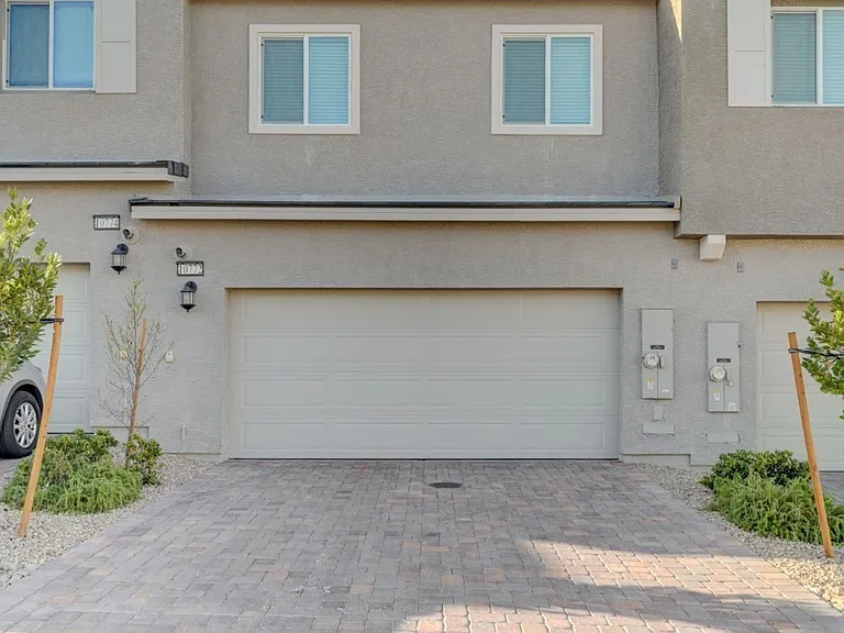10772 Paget Ct — Photo 36