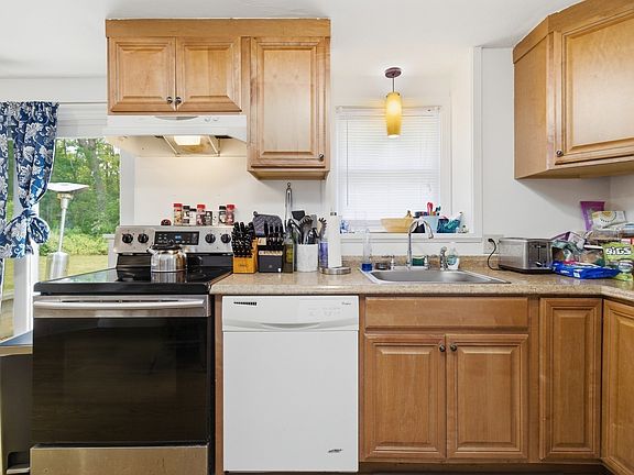 2nd image of 21 Cobb St #B