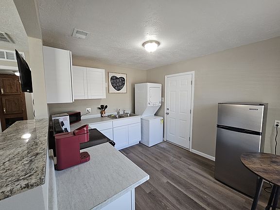 5th image of 613 San Pedro Dr SE