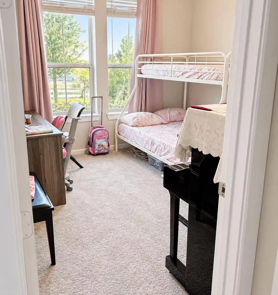 4 bed, 3.0 bath, 2642 sqft, $2,900 — Photo 4