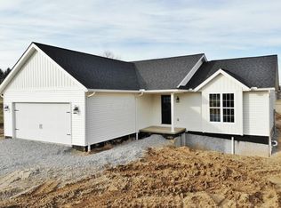 2705 Oxford Dr, Nashport, OH 43830