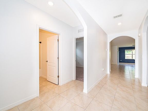 2nd image of 239 LAZIO CIRCLE