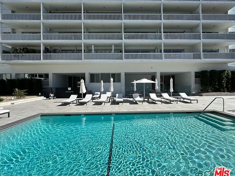 999 N Doheny Dr #1207 — Photo 21