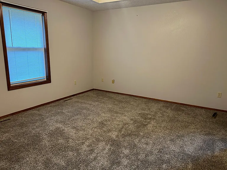 3414 W Riverside St — Photo 13