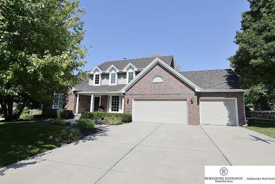 1st image of 614 N 163rd St