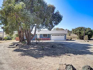 3 bed, 1300 sqft, $3,900 — Photo 1