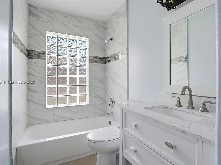 7434 Thatcher Ave — Photo 15