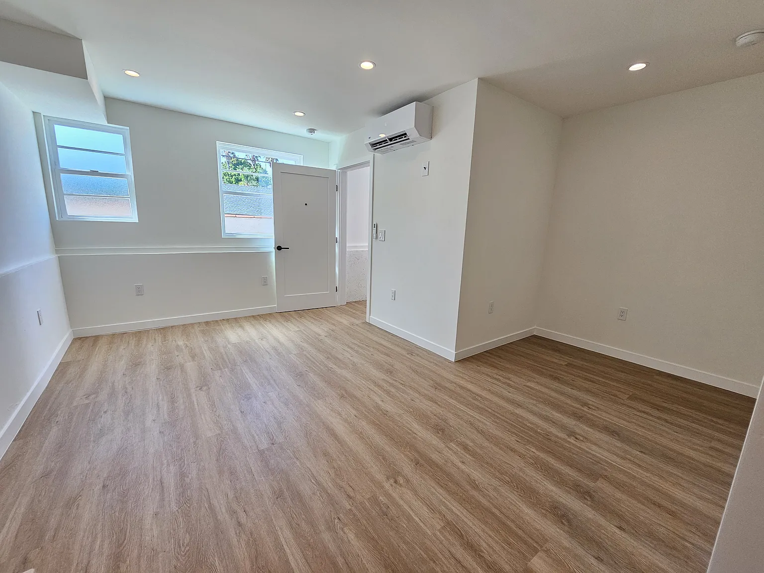 Studio, 450 sqft, $2,000 — Photo 3