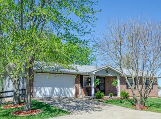 4951 London Rd, Farmington, MO 63640