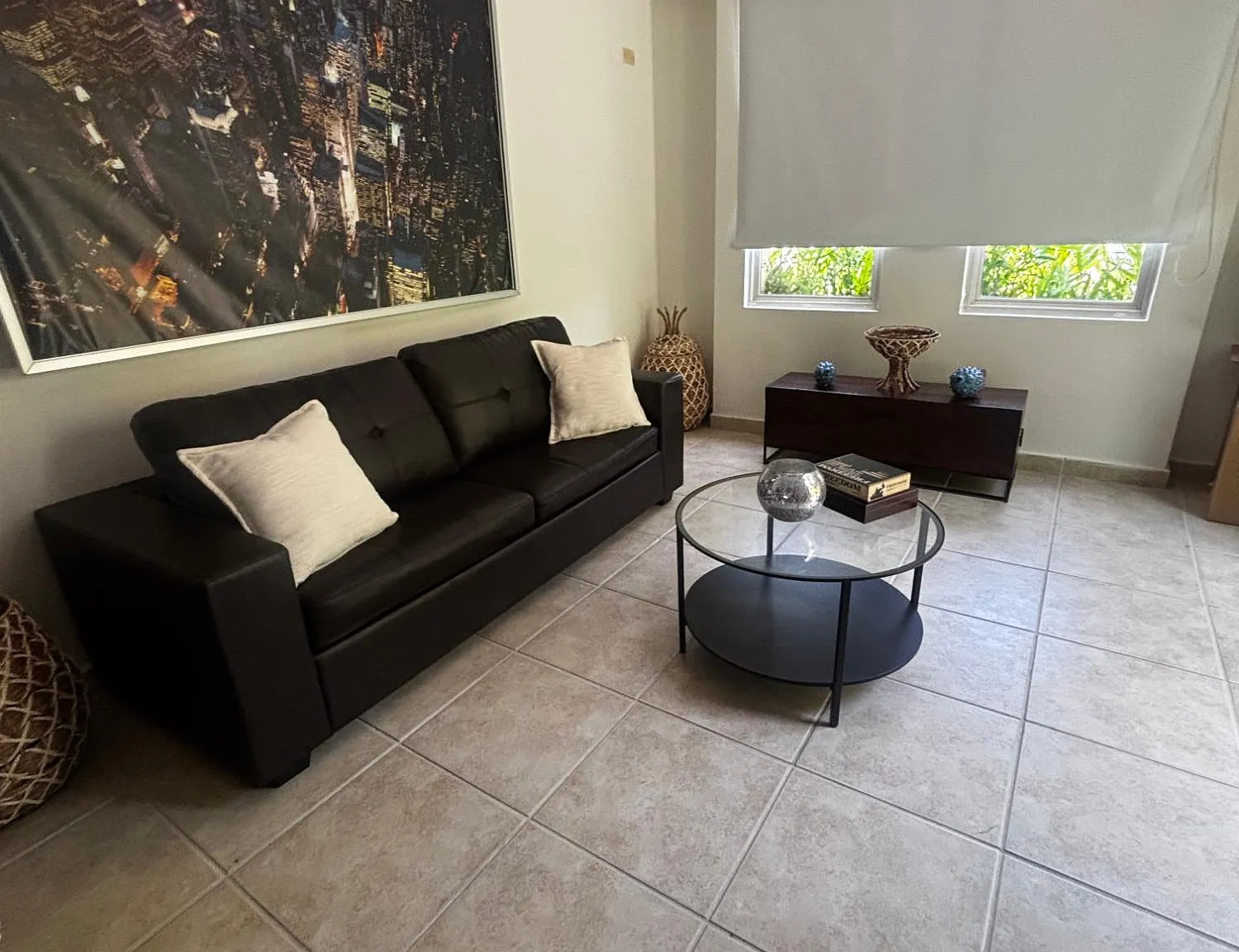 3 bed, 3.0 bath, 2200 sqft, $4,000 — Photo 4