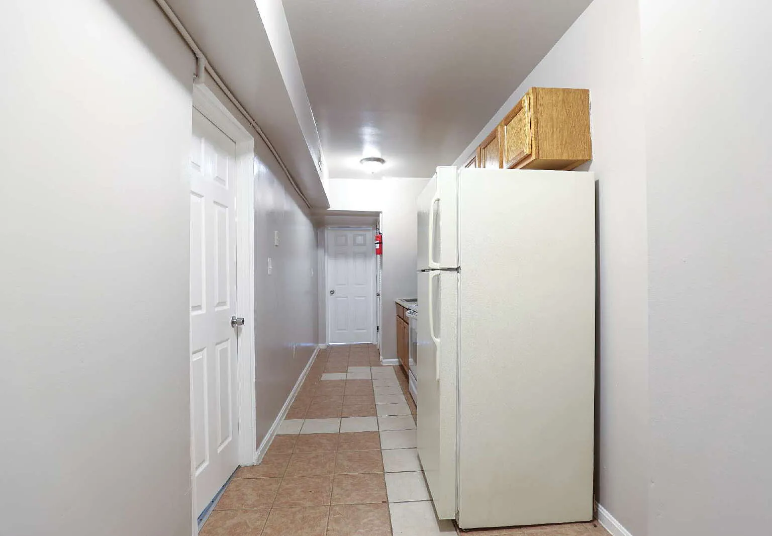 2 bed, 1.0 bath, 800 sqft, $2,850 — Photo 2
