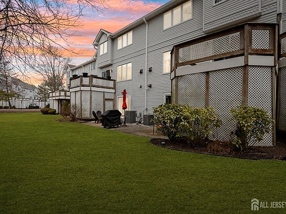 2nd image of 293 Marigold Ct