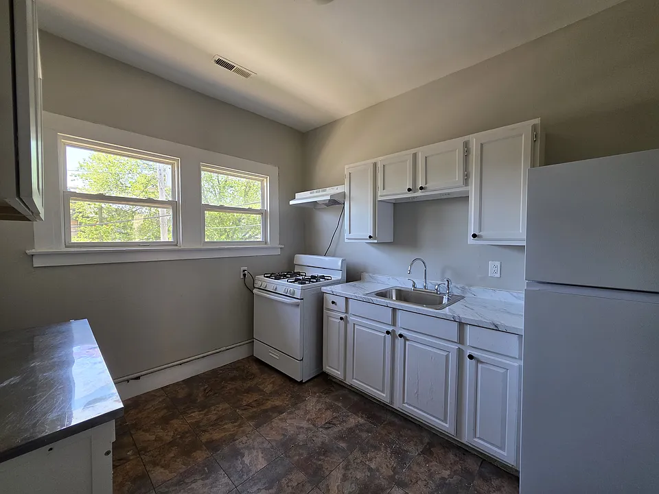 268 Sherman Ave #4