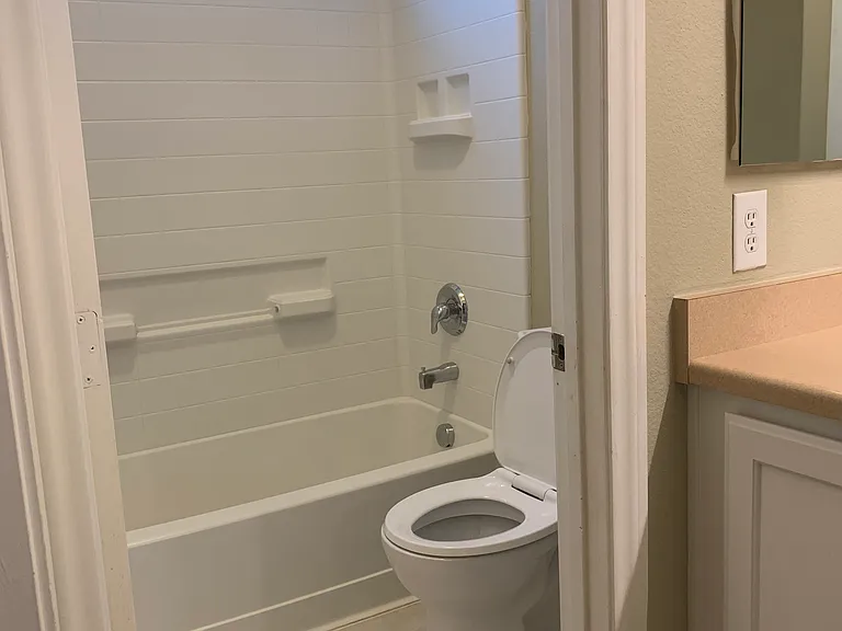 1340 Oak Village Ave — Photo 12