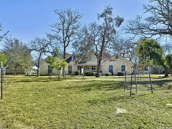3rd image of 363 ROSEWOOD DR
