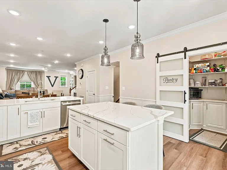 7353 Mountaineer Dr — Photo 10