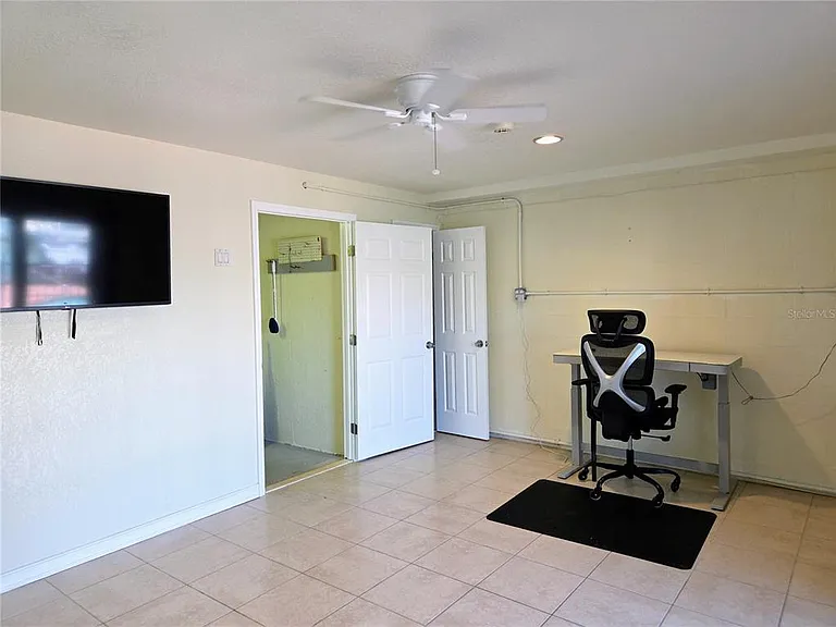 11820 Capri Cir S — Photo 43