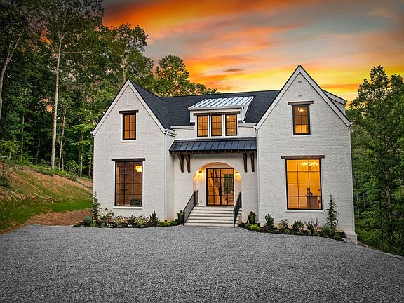 4th image of 363 Pinnacle Dr
