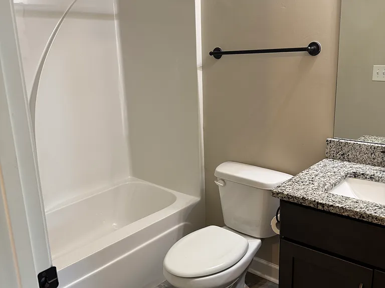 66 Bellvue Dr — Photo 41