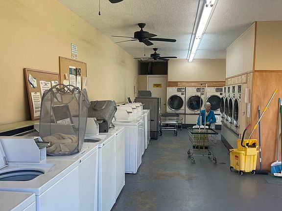 4th image of 1081 SE Monterey Rd #3-31