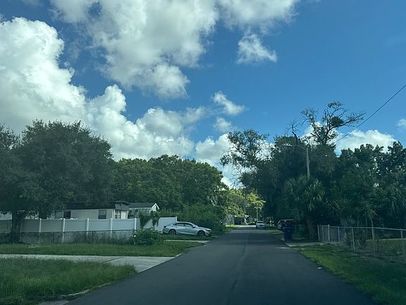 4th image of 5815 Sunshine Park Dr