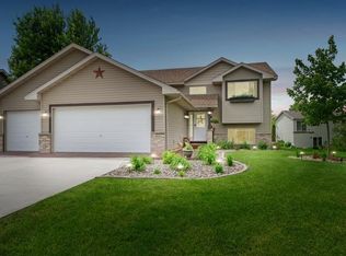 160 7th St S, Winsted, MN 55395