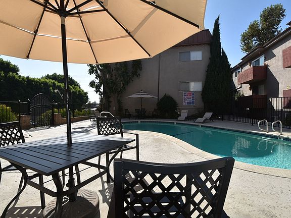 3rd image of 12241 Burbank Blvd #117