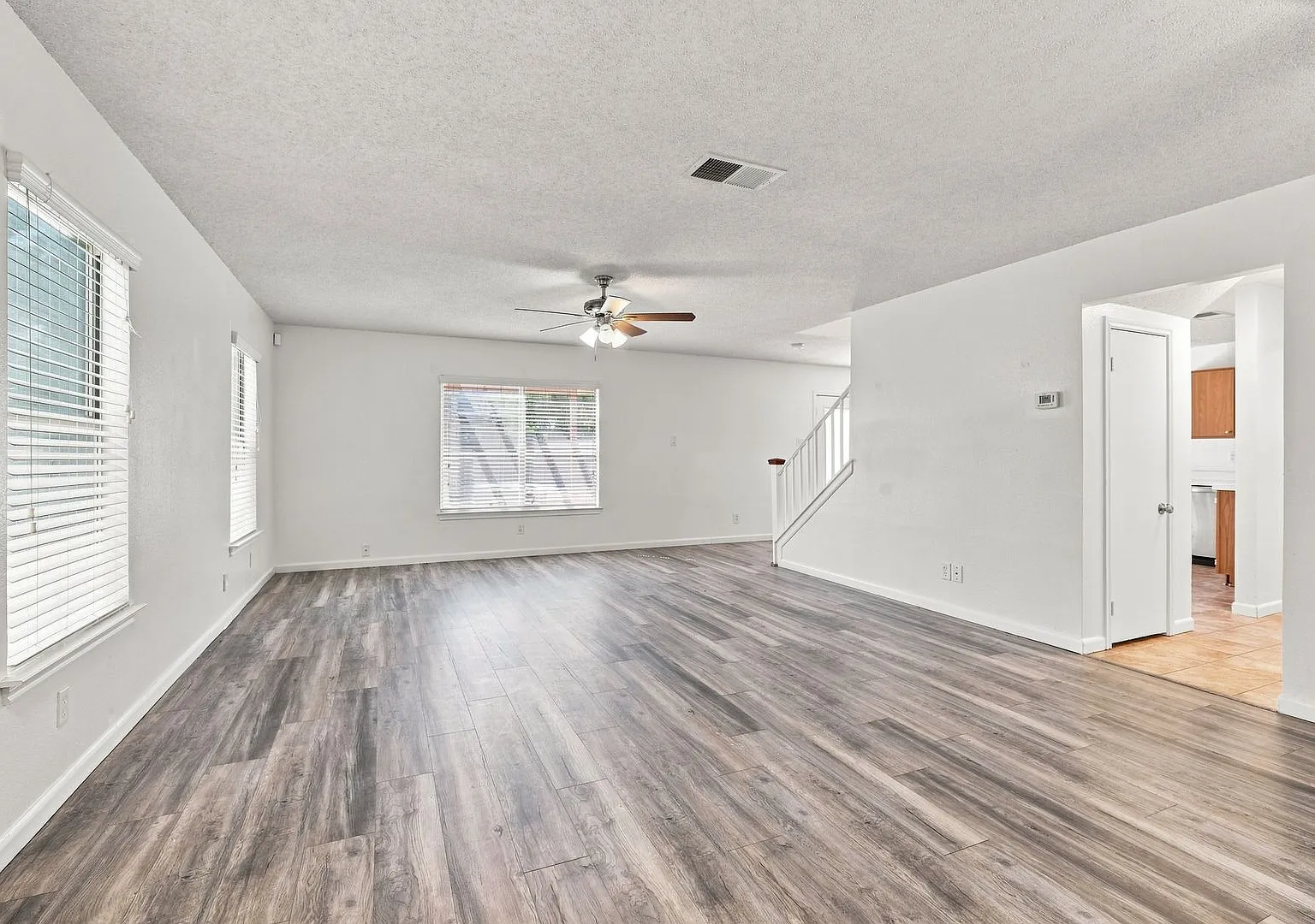 Spacious Home with Deck & Pergola in Convenient Location — Photo 3