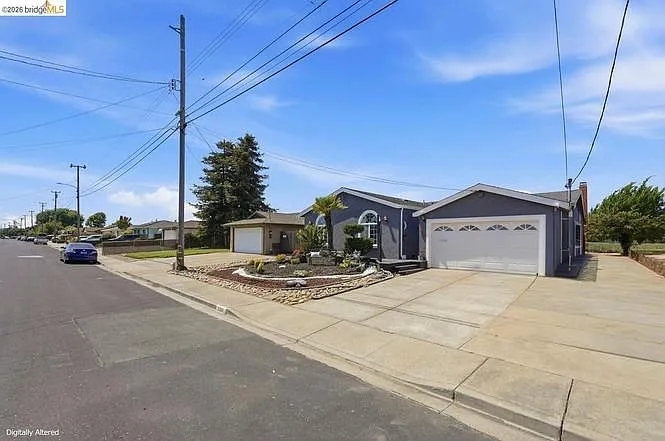 2269 Cypress Ave — Photo 9