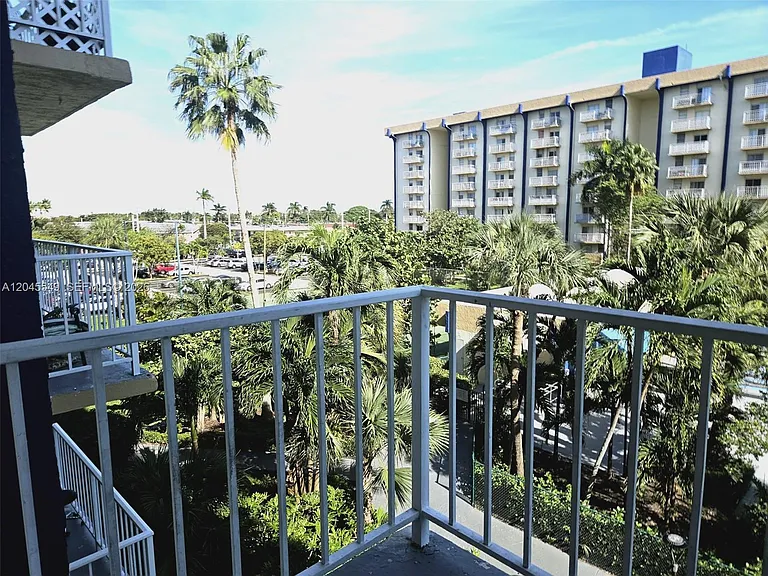 4550 NW 9th St #709E — Photo 19
